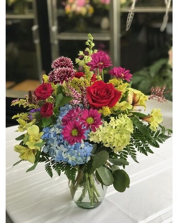 Engaging Summer Bouquet Flower Arrangement