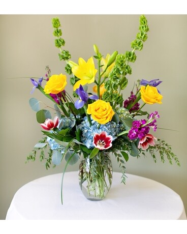 Designers Choice Garden Glow Flower Arrangement