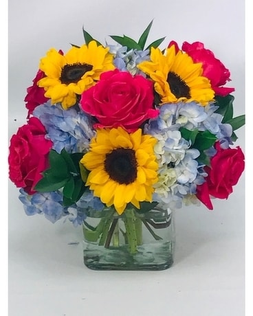 Bright and Sunny Flower Arrangement