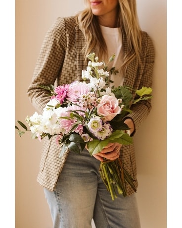 Cuts - Pastel Colours Flower Arrangement
