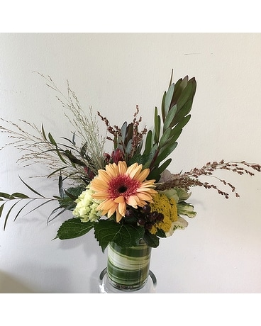 Peaches & Berries Flower Arrangement