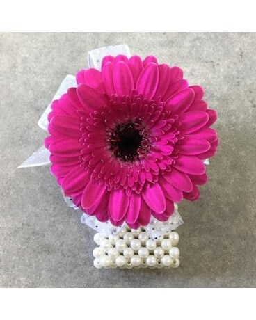Dipsy Daisy - Hot Pink Flower Arrangement
