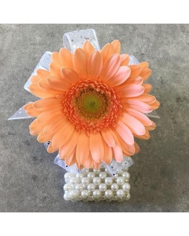 Dipsy Daisy - Peach Flower Arrangement