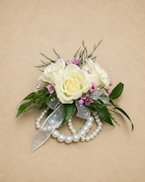 フラワー・ガーデニング corsage no.774 Wonderland - Wrist Corsage in Grand Rapids MI - Kennedy's Flower Shop