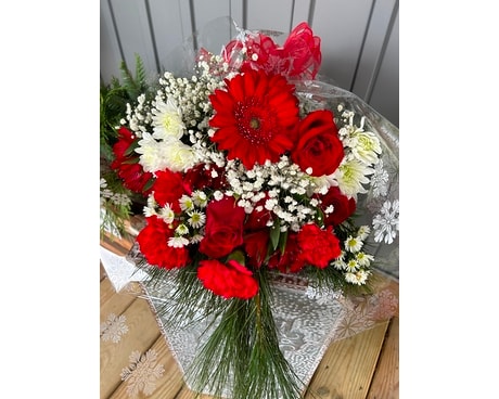 Holiday Loose Wrapper Flower Arrangement