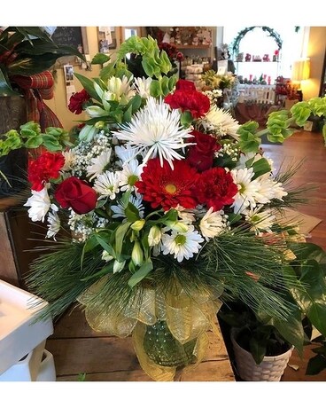 Christmas Grandeur Flower Arrangement