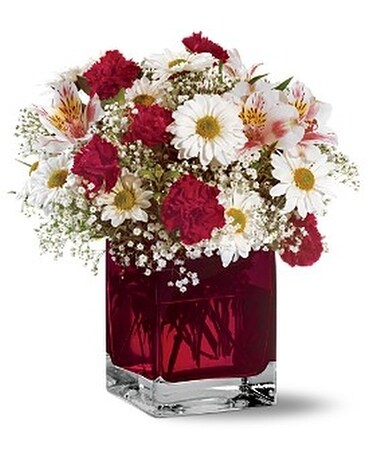 House of Flora's Scarlett Bouquet Flower Arrangement