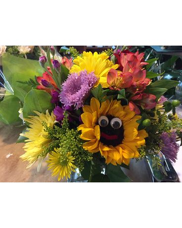 Make someone smile 😊 Flower Arrangement