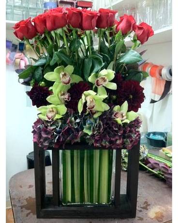 Stunning Beauty Flower Arrangement