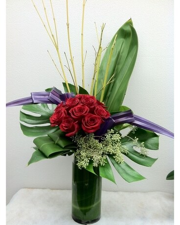 Fabulous And Modern Rose Arrangement Flower Arrangement