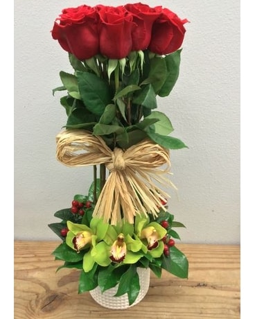 Lovely Roses Flower Arrangement