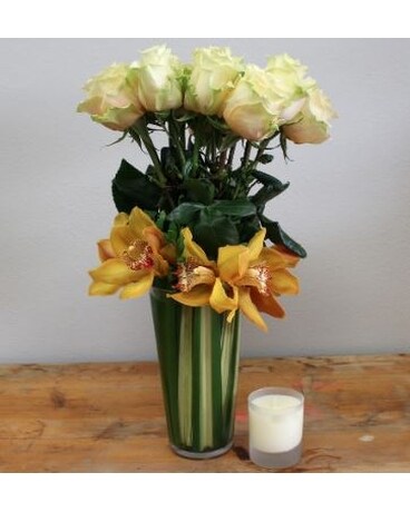 Modern Rose Arrangement Flower Arrangement