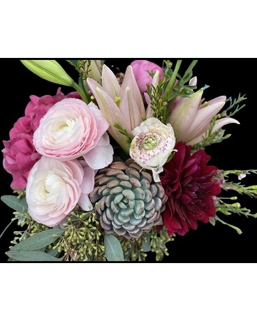 The Pretty Petal Bouquet Flower Arrangement