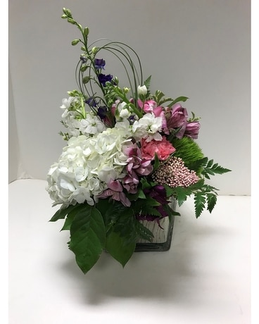Spring Classic Flower Arrangement