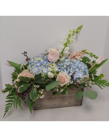 Gentle Breeze Flower Arrangement