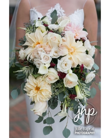 Dahlia cascade bouquet Bouquet