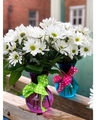 Simply Daisies Flower Arrangement