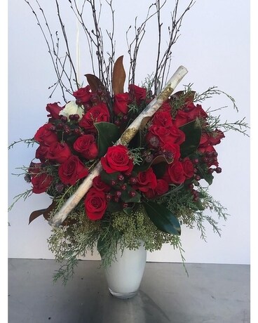 BOUNTIFUL OF ROSES Flower Arrangement