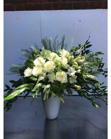 Innocently White(FAB-5347) Flower Arrangement