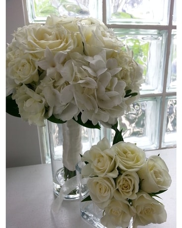 Bridal Bouquet Flower Arrangement