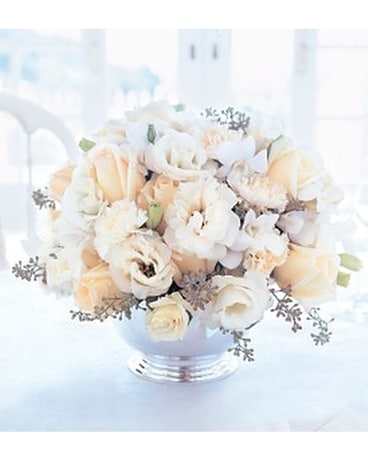 Ivory Centerpiece Wedding Arrangement