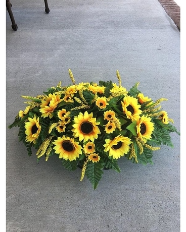 Monument Saddle Flower Arrangement