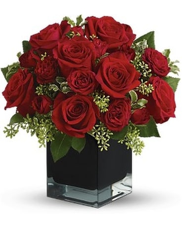 Teleflora's Ravishing Red's Bouquets Flower Arrangement