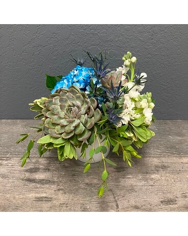 Summer Breeze Flower Arrangement