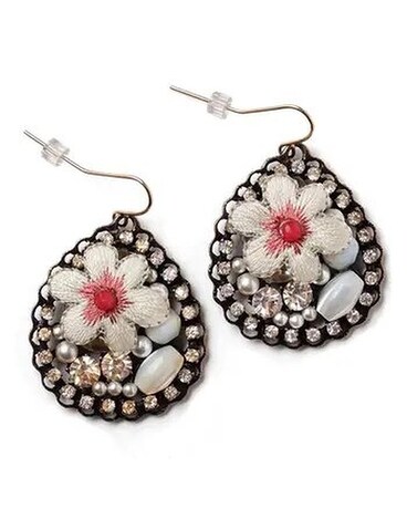 Pinch of Pink Teardrop Earrings Gifts