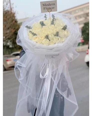 Moderna Floral Bouquet Flower Arrangement