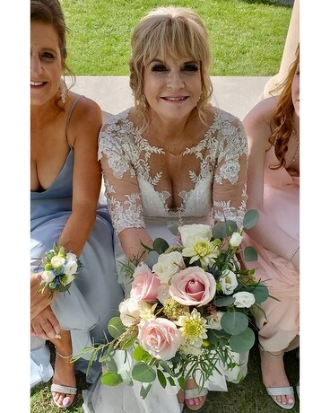Wedding Bouquet Flower Arrangement