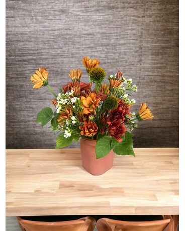 Deluxe Designer's Choice Mini Arrangement Flower Arrangement
