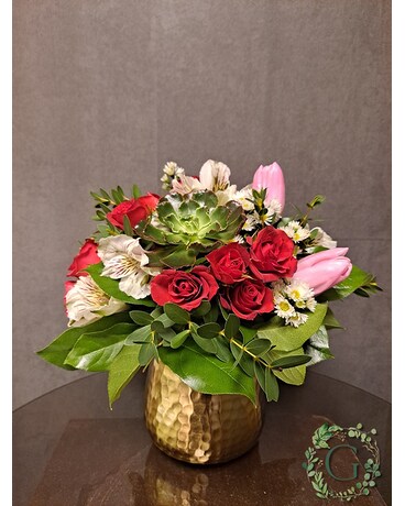 HOPELESS ROMANTIC Flower Arrangement
