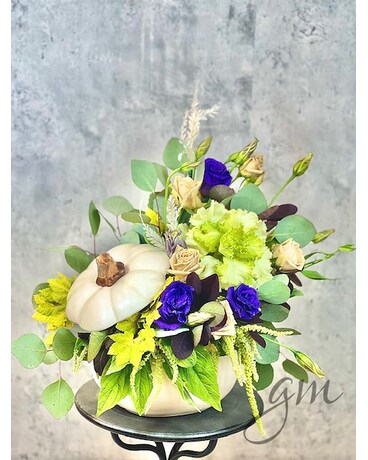 Pumpkin Cream Flower Arrangement