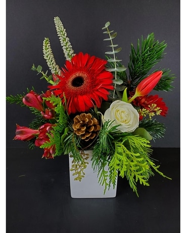 MERRY LITTLE CHRISTMAS Flower Arrangement