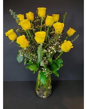 One Dozen Yellow Roses Flower Arrangement