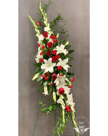 TREASURED MEMORIES Wreath