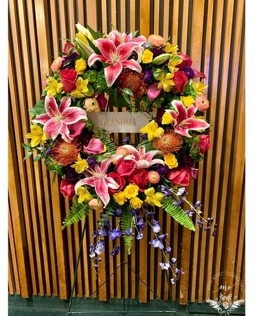 RING OF COLOR Wreath