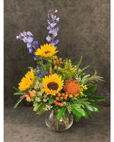 ARBOR CREST Flower Arrangement
