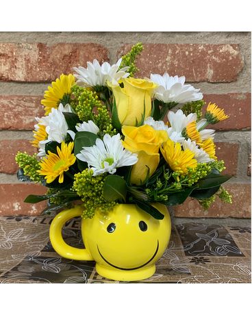 Be Smiley Bouquet with Roses Flower Arrangement