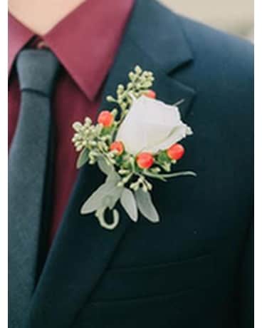 Boutonniere- Berries & Bliss Boutonniere
