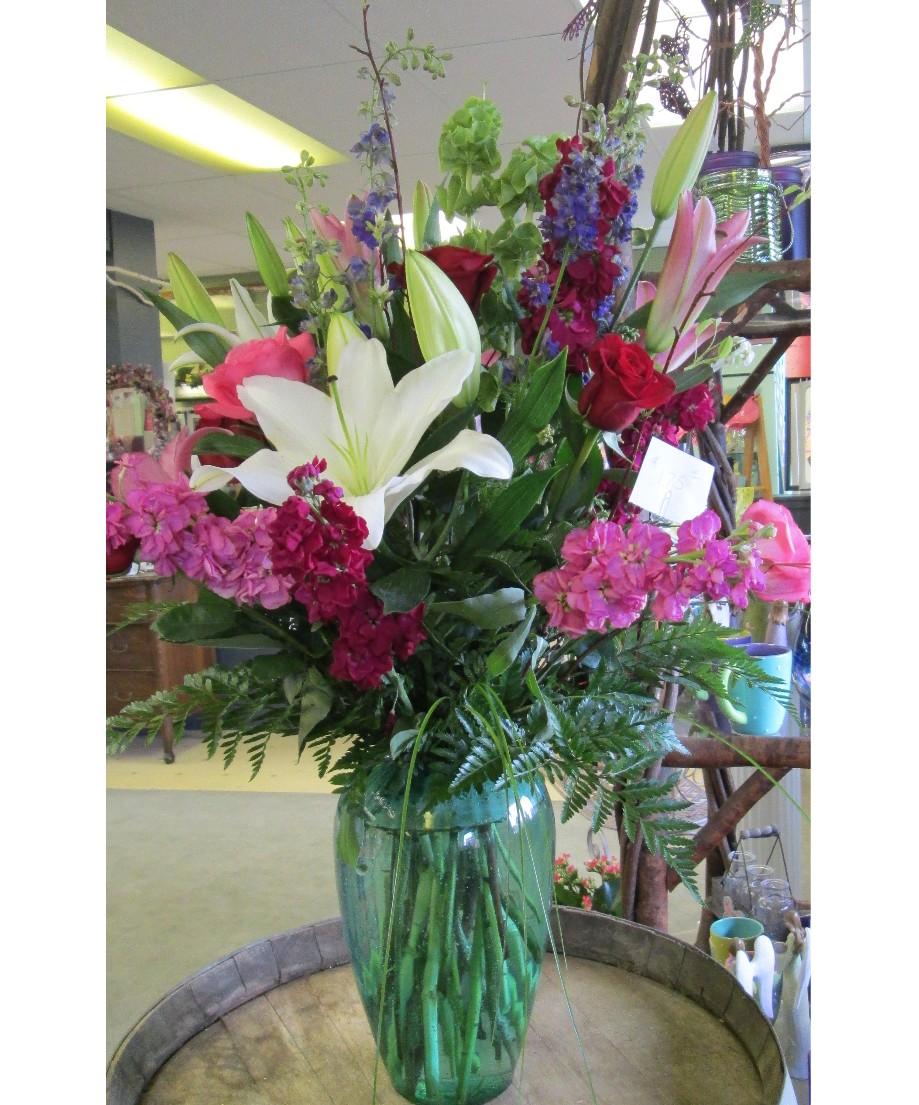 sympathy middle bouquet image