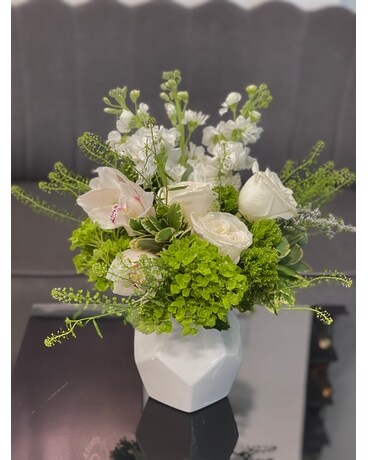 Elegant White Pearl Flower Arrangement