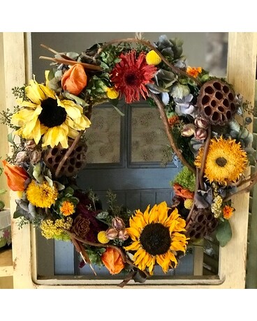 Fresh & Dried Wreaths Flower Arrangement