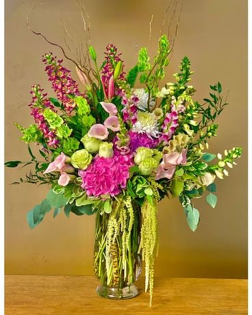 Majestic Beauty Flower Arrangement