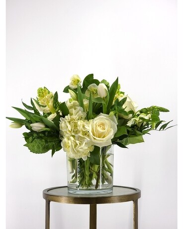 Winter Meets Spring (Deluxe) Flower Arrangement