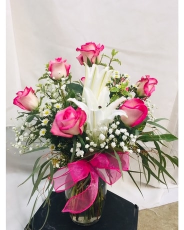 Mama's Delight Flower Arrangement