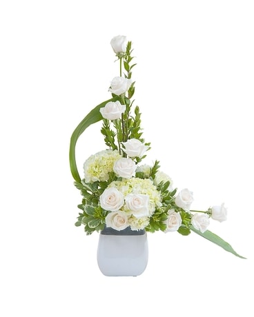 Elegant Flowing Love Tribute Flower Arrangement