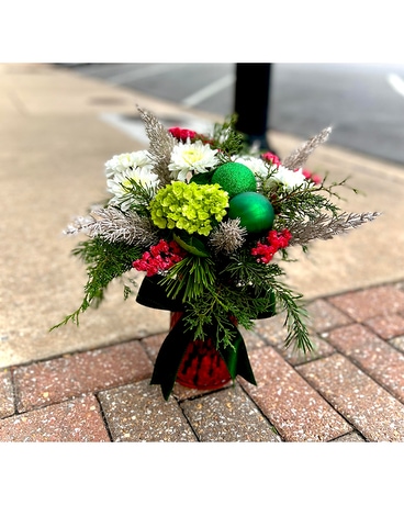 Glitzen Flower Arrangement