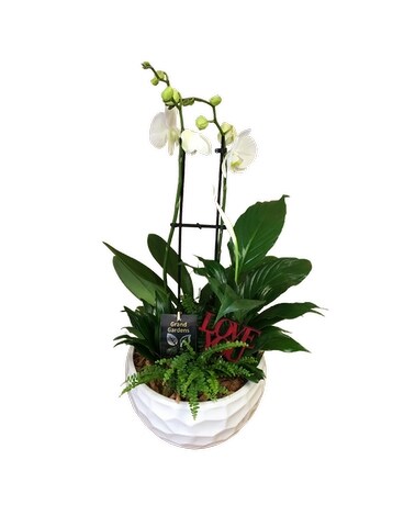Classically Elegant Flower Arrangement